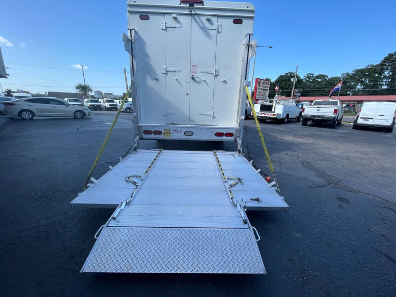 2017 Freightliner MT45 Chassis