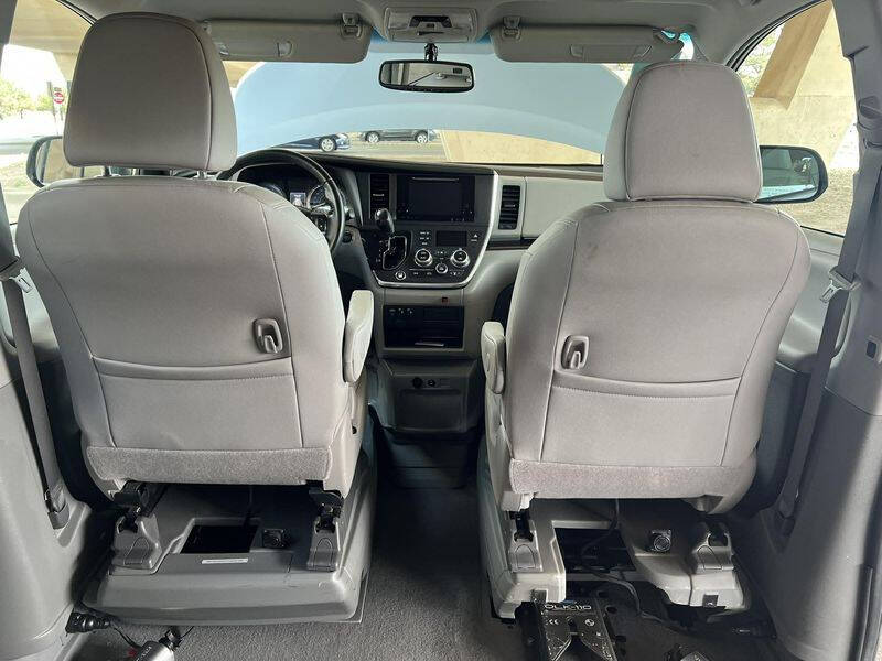 2016 Toyota Sienna