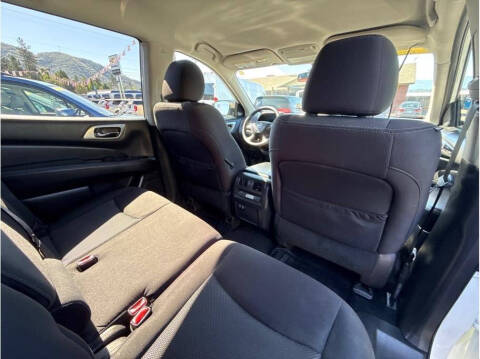 2020 Nissan Pathfinder S