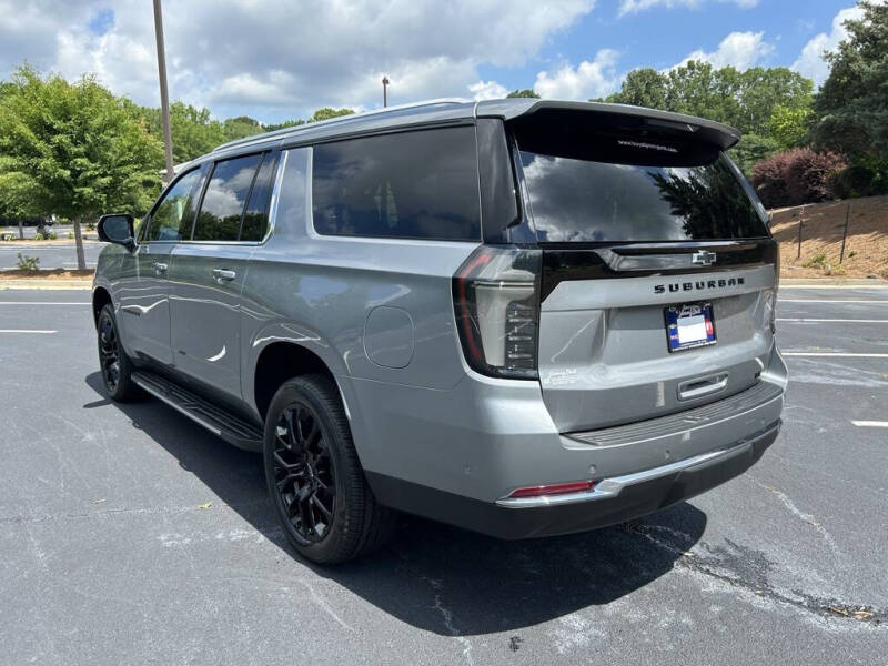2025 Chevrolet Suburban LT
