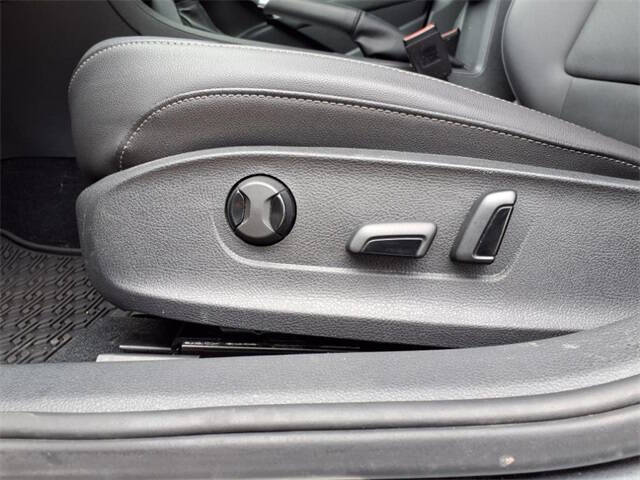 2022 Volkswagen Passat R-Line