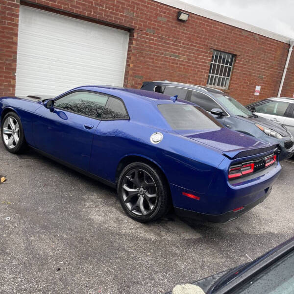 2018 Dodge Challenger SXT Plus