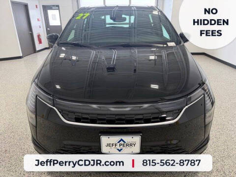 2027 Chrysler Pacifica Select
