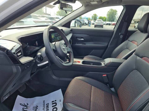 2025 Nissan Kicks SR