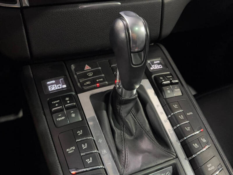 2017 Porsche Macan S