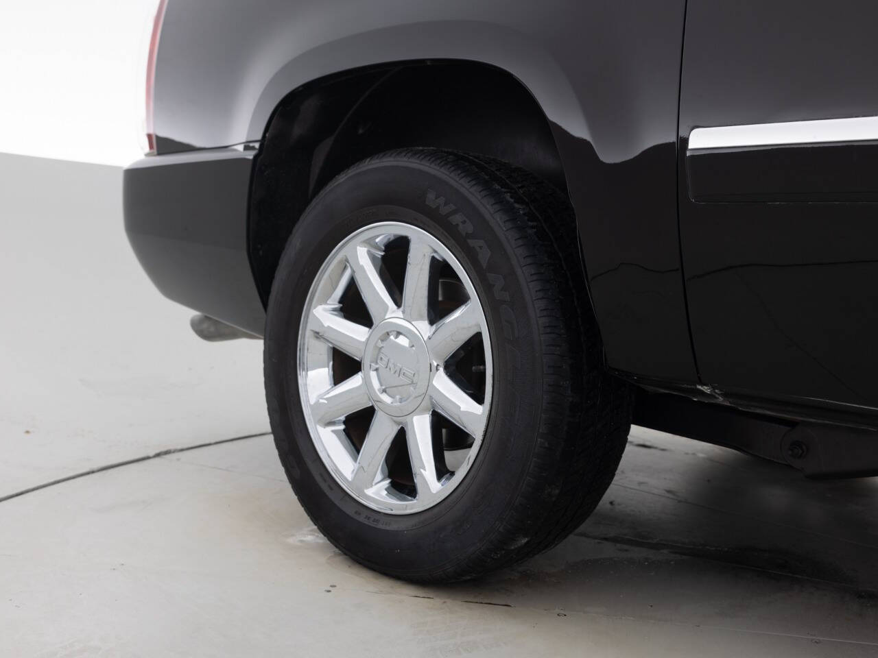 Used Car 2011 Gmc Yukon Xl  Denali Awd Xl 4dr Suv For Sale Under $15,000 In Coal City, Illinois