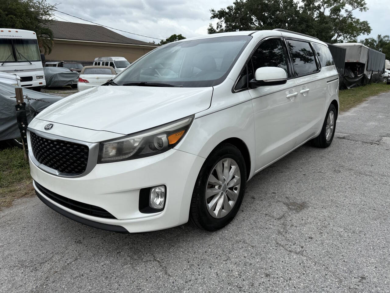White 2015 Kia Sedona EX EX 4dr Mini-Van 1