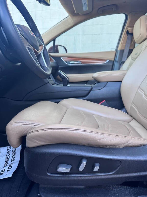 2017 Cadillac XT5 Platinum