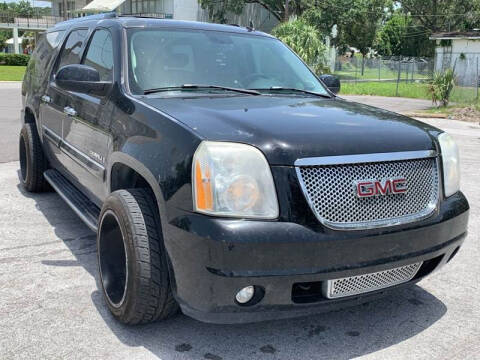 2007 GMC Yukon XL for sale at LUXURY AUTO MALL in Tampa FL
