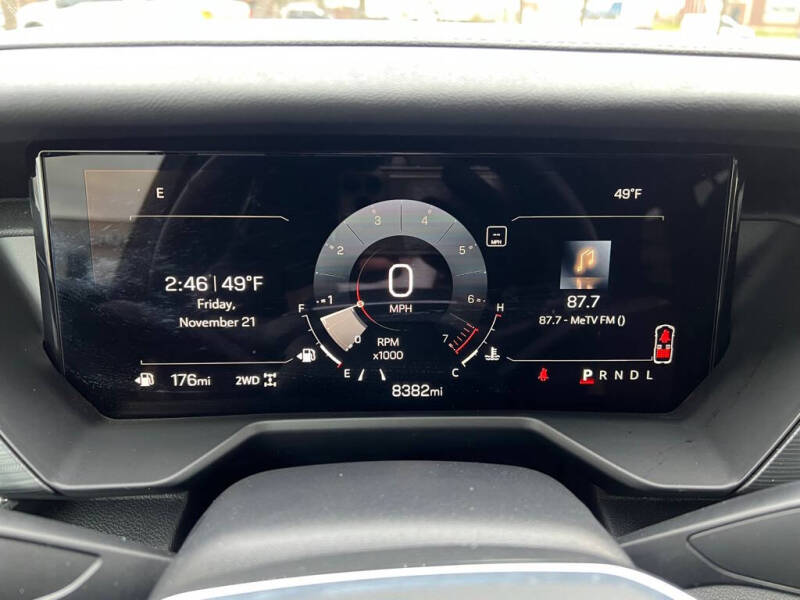 2025 GMC Acadia Elevation