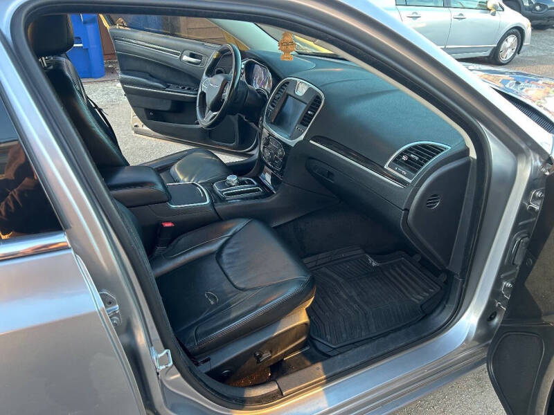 2015 Chrysler 300 Limited