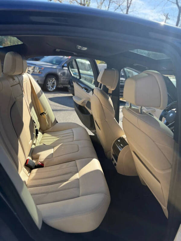 2018 BMW 5 Series 540i