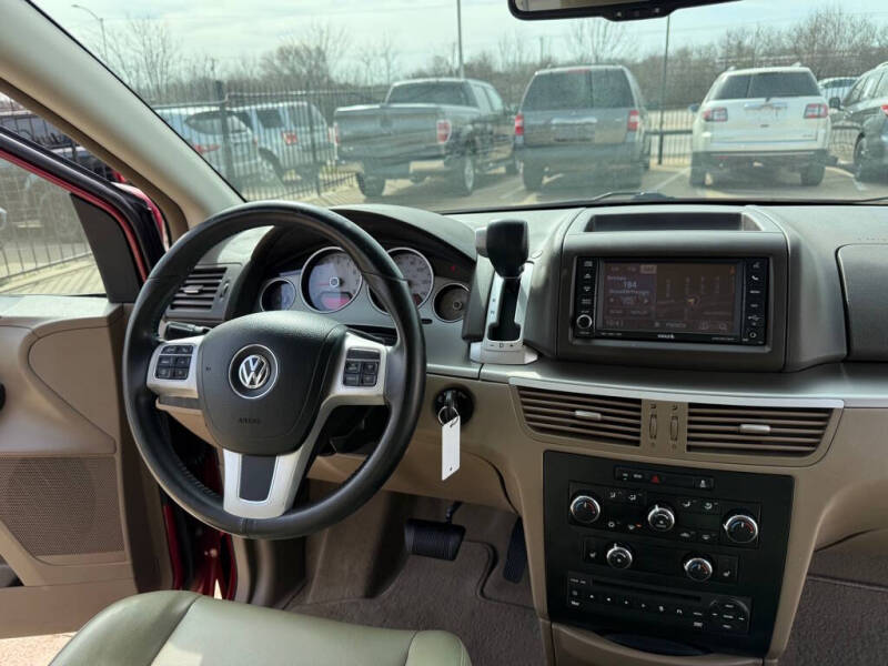 2012 Volkswagen Routan