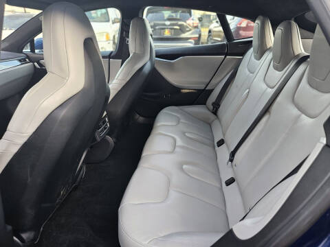 2015 Tesla Model S 90D