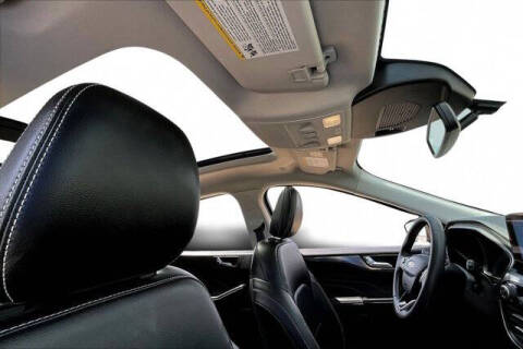 2022 Ford Escape Titanium