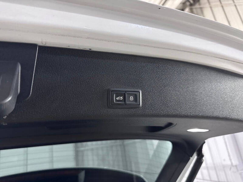 2019 Audi e-tron quattro Premium Plus