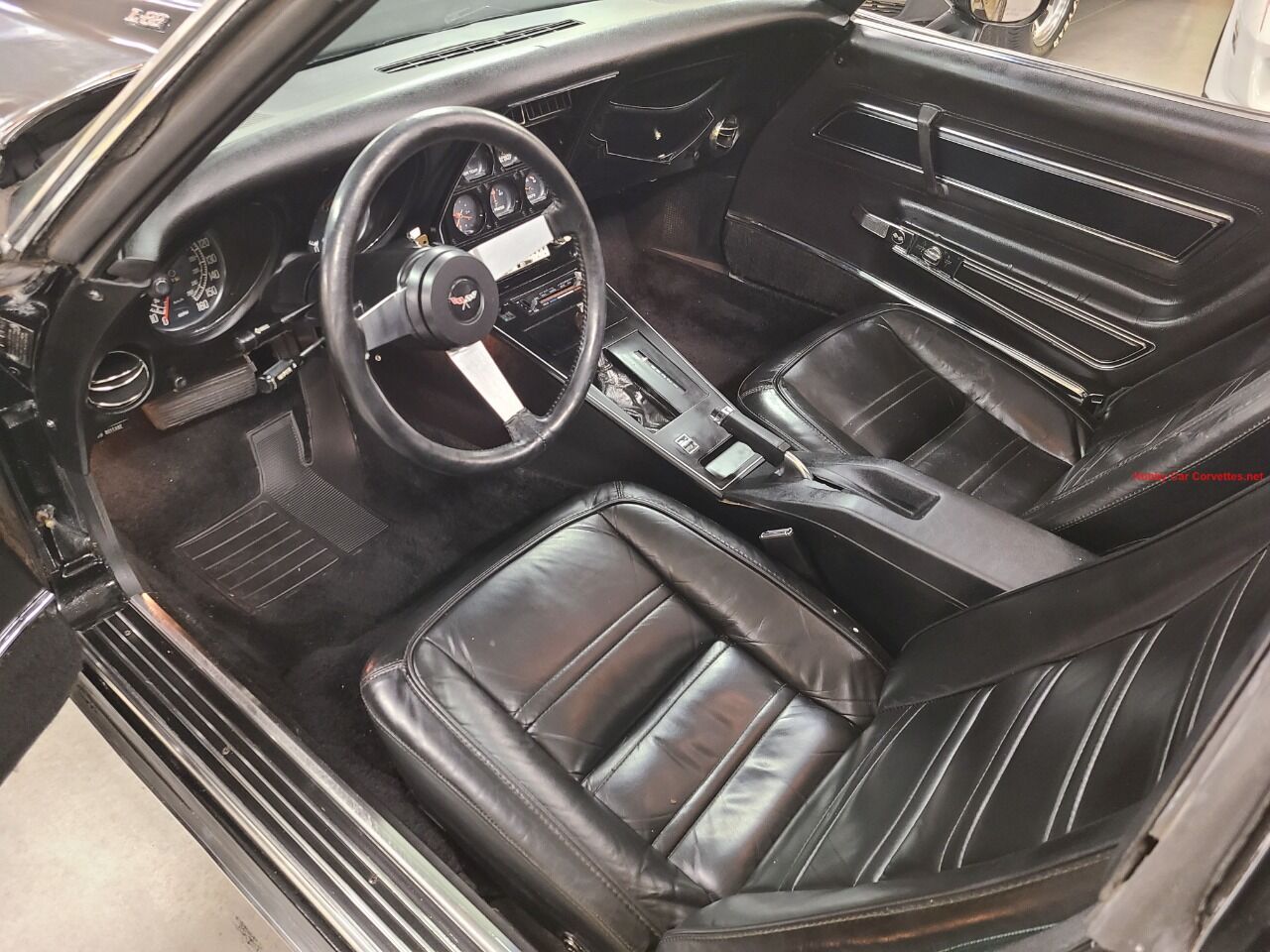 1977 Chevrolet Corvette 36