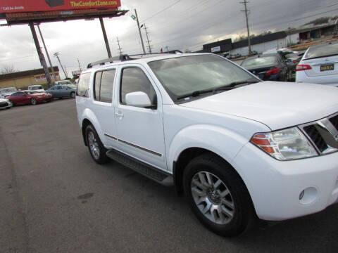 2010 Nissan Pathfinder LE