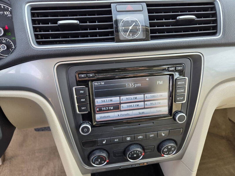 2015 Volkswagen Passat 1.8T Limited Edition