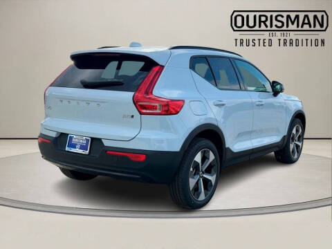 2026 Volvo XC40 B5 Plus