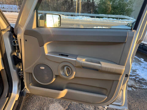 2008 Jeep Commander Sport