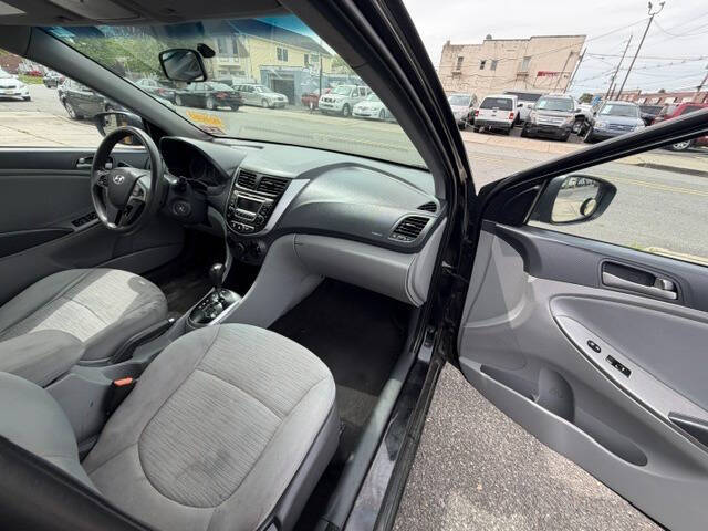 2016 Hyundai Accent SE