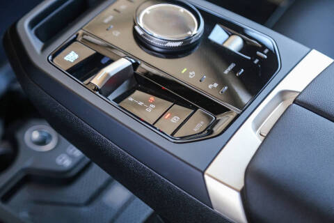 2025 BMW iX xDrive50