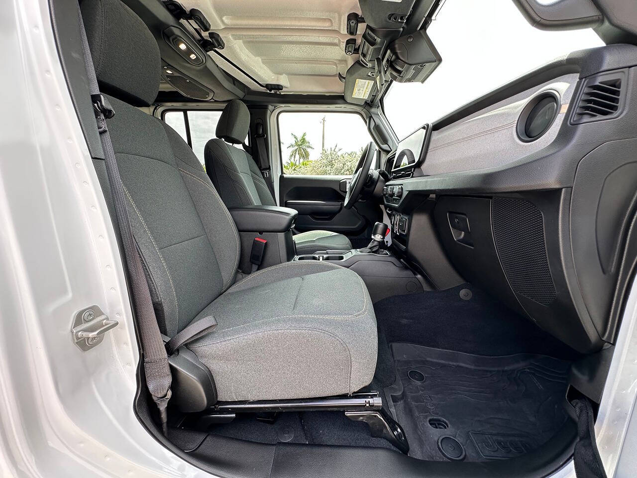 2024 Jeep Wrangler 46