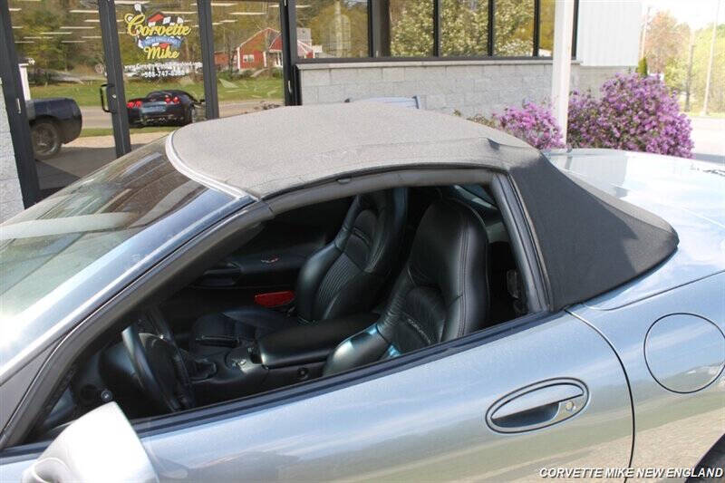 2004 Chevrolet Corvette 5