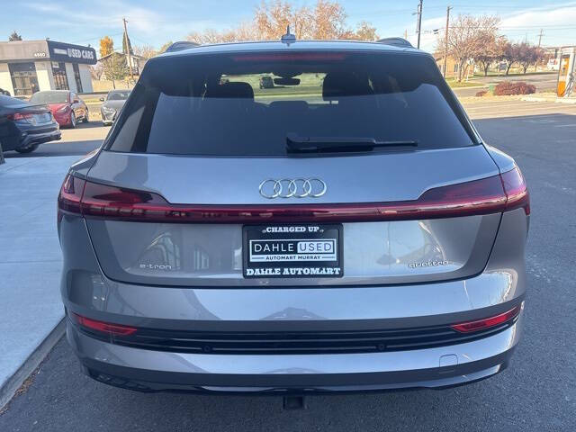 2021 Audi e-tron quattro Prestige