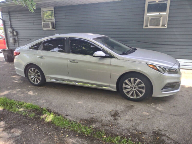 2015 Hyundai Sonata for sale at Dave's Car Corner in Hartford City IN