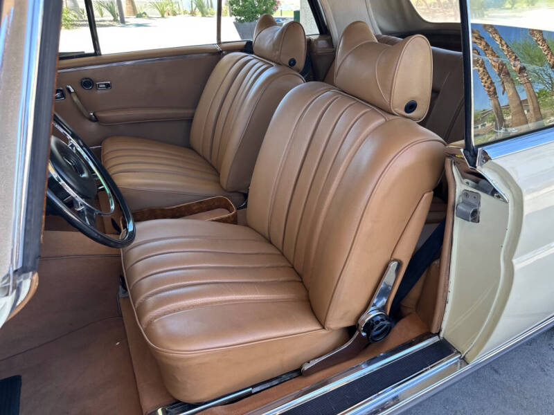 1969 Mercedes-Benz 280-Class