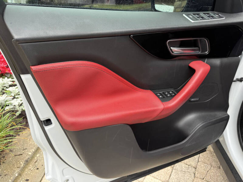 2018 Jaguar F-PACE S