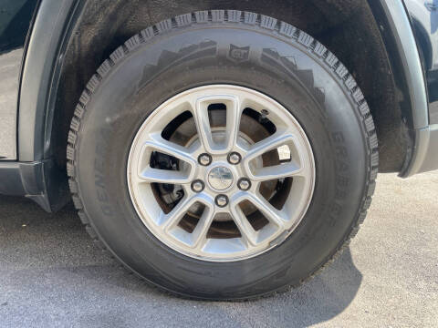 2019 Jeep Grand Cherokee Laredo