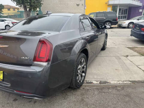 2016 Chrysler 300