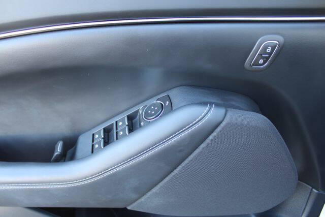 2022 Ford Mustang Mach-E Select