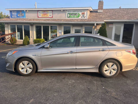 2013 Hyundai Sonata Hybrid for sale at WENTZVILLE MOTORS in Wentzville MO