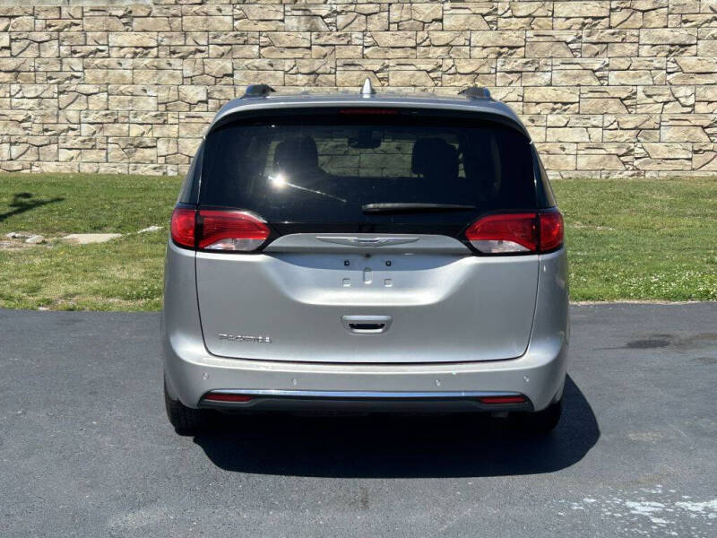 2019 Chrysler Pacifica Touring L