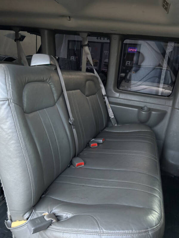 2009 Chevrolet Express LS 3500
