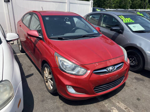 2012 Hyundai Accent GLS