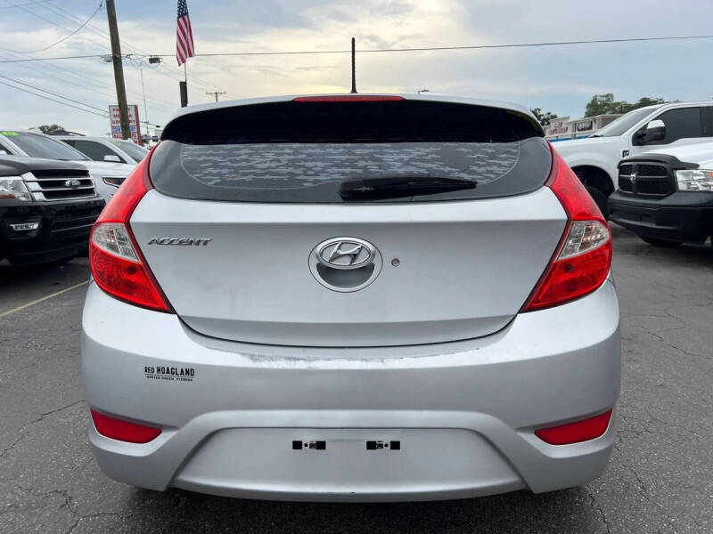2013 Hyundai Accent SE