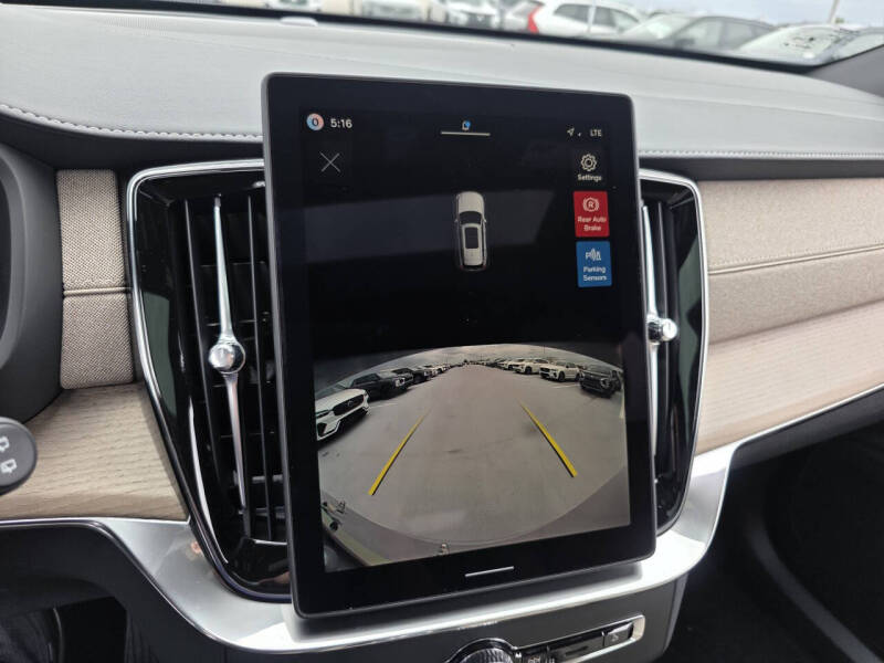 2026 Volvo XC90 B5 Core