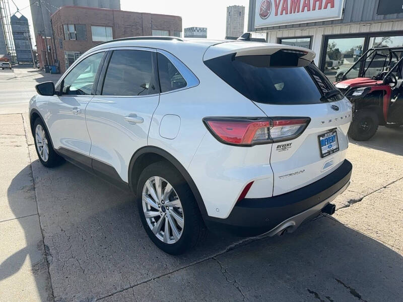 2022 Ford Escape Titanium