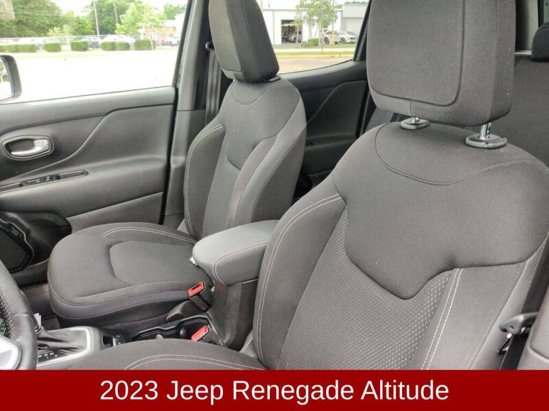 2023 Jeep Renegade Altitude