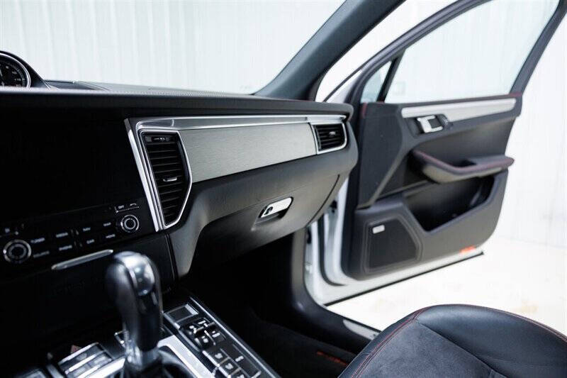 2018 Porsche Macan GTS