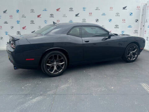 2018 Dodge Challenger SXT Plus