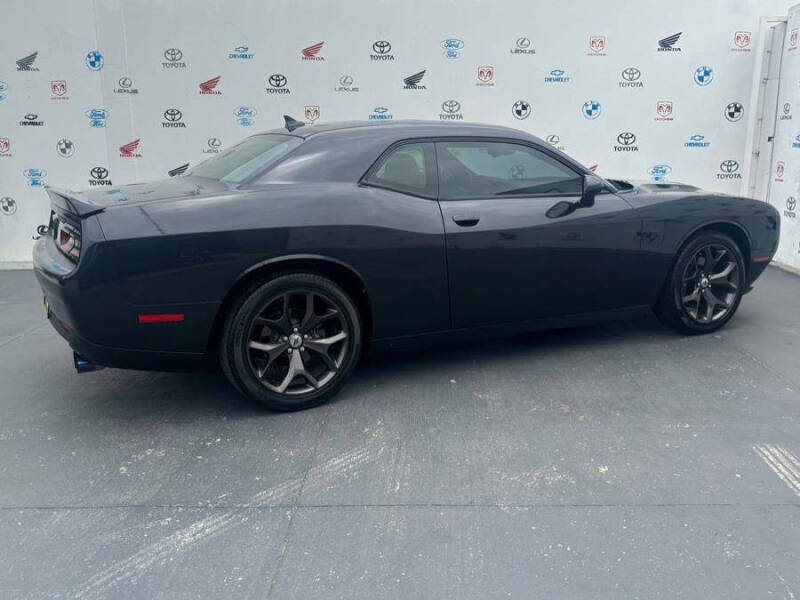 2018 Dodge Challenger SXT Plus
