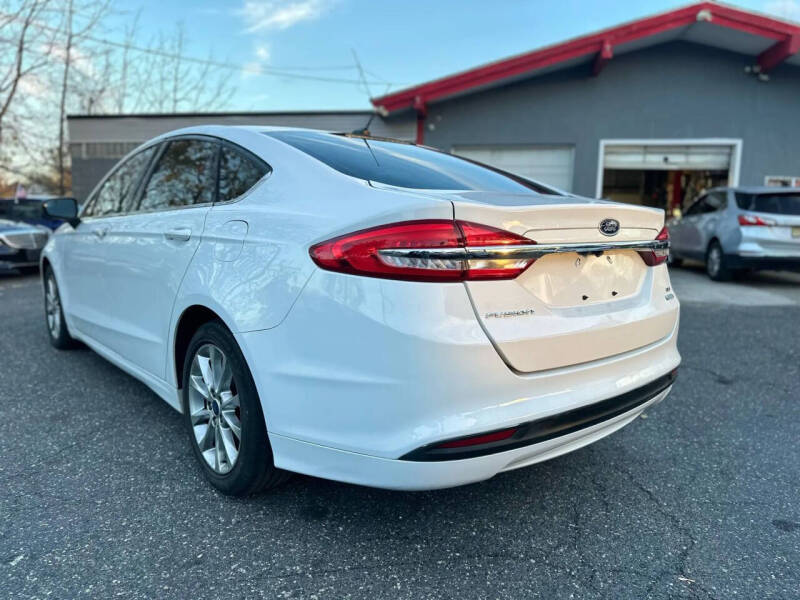 2017 Ford Fusion SE