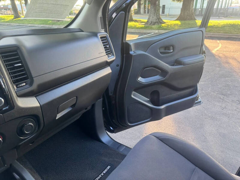 2022 Nissan Frontier