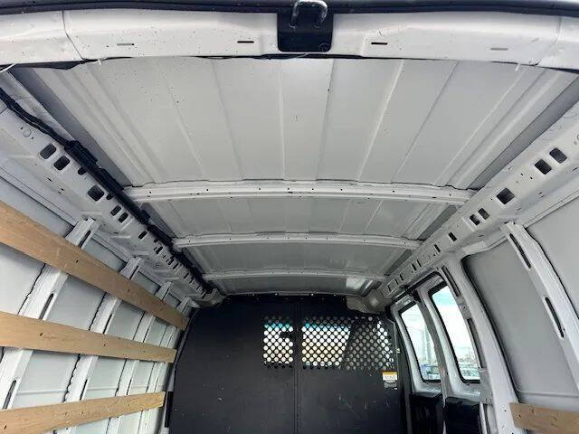 2023 GMC Savana 2500